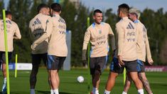 La Selección argentina también tendrá la duda de quién será el capitan ante la ausencia de Messi y Di María. La Selección argentina también tendrá la duda de quién será el capitan ante la ausencia de Messi y Di María.