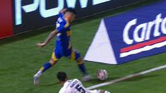 El momento que la pelota sale en su totalidad, tras la recuperación de Aguirre. El momento que la pelota sale en su totalidad, tras la recuperación de Aguirre.