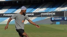 Jimmy Butler visitó el estadio de Racing y fue furor. Jimmy Butler visitó el estadio de Racing y fue furor.