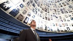 De Pedro recorrió el museo y, luego, dialogó con la prensa.