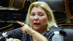 Carrió, según un comunicado de la CC, destacó que la posición de la Coalición Cívica es de principios: primero la República, luego honrar las deudas. Carrió, según un comunicado de la CC, destacó que la posición de la Coalición Cívica es de principios: primero la República, luego honrar las deudas.