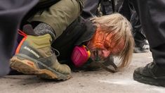 Durante la última protesta contra la policía migratoria en Minneapolis, agentes del ICE volvieron a reprimir a los manifestantes. Durante la última protesta contra la policía migratoria en Minneapolis, agentes del ICE volvieron a reprimir a los manifestantes.
