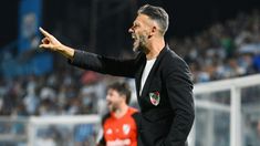 Consideré que no estaba al 100% para jugar el segundo tiempo, explicó sobre la salida de Barco en el entretiempo Consideré que no estaba al 100% para jugar el segundo tiempo, explicó sobre la salida de Barco en el entretiempo