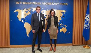 Massa junto a Gita Gopinath.