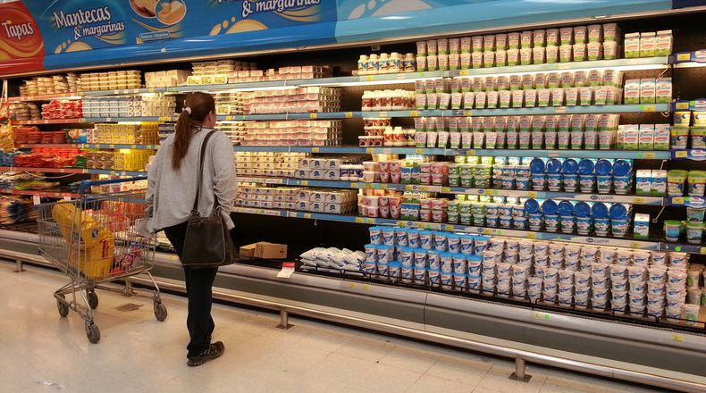 Góndola de lácteos en supermercados.