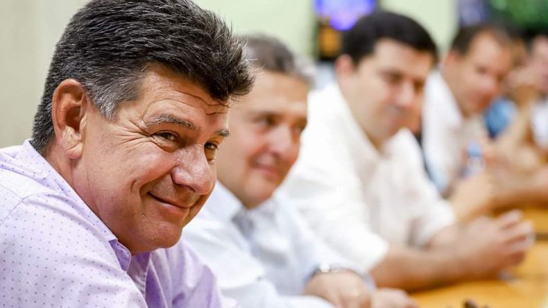Efraín Alegre alerta que la democracia en Paraguay está en peligro.