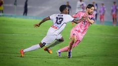 Messi volvió a jugar tras tres partidos ausentes. Messi volvió a jugar tras tres partidos ausentes.