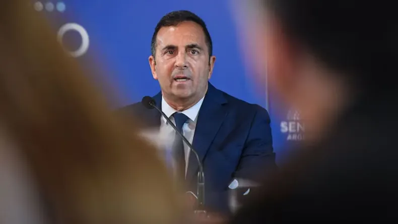 Julio Cordero defendi&oacute; la reforma laboral.