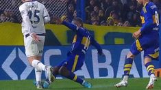 La jugada se dio a los 52 minutos del complemento cuando el encuentro estaba 2 a 1 a favor de Boca La jugada se dio a los 52 minutos del complemento cuando el encuentro estaba 2 a 1 a favor de Boca