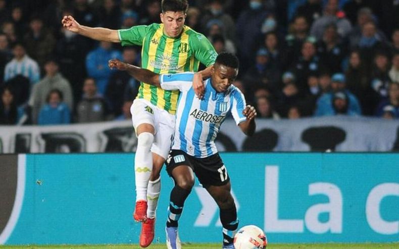 Johan Carbonero debutó en Racing el último domingo contra Aldosivi.
