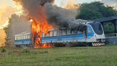 Lograron evacuar a los pasajeros a tiempo, por lo que no se registaron heridos.