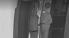 Losdelincuentes se llevaron $100 mil y le dejaron $500 con un sínico mensaje:“Para la comida de mañana” Losdelincuentes se llevaron $100 mil y le dejaron $500 con un sínico mensaje:“Para la comida de mañana”
