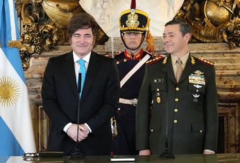 Carlos Presti, ministro de Defensa, junto a Javier Milei.&nbsp;