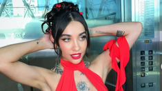 Pese a la demora el show de Becerra no se suspendió. Pese a la demora el show de Becerra no se suspendió.