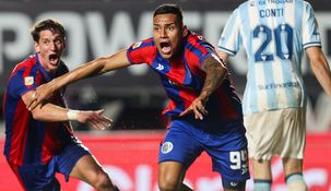 Chichi Peralta grita su gol, el tercero del CASLA. Chichi Peralta grita su gol, el tercero del CASLA.
