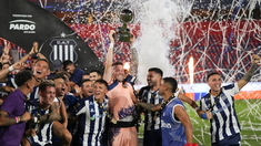 Talleres levantó la primera copa nacional de su historia. Talleres levantó la primera copa nacional de su historia.