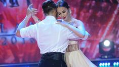 Pampita improvisó un tango en Showmatch. Pampita improvisó un tango en Showmatch.