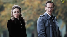 Los Warren están de vuelta en la pantalla grande y se enfrentan a un caso más aterrador que nunca, con Patrick Wilson y Vera Farmiga de nuevo en sus icónicos papeles. Los Warren están de vuelta en la pantalla grande y se enfrentan a un caso más aterrador que nunca, con Patrick Wilson y Vera Farmiga de nuevo en sus icónicos papeles.