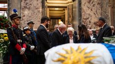 Lula da Silva y Gabriel Boric asistieron al velatorio de Pepe Mujica. Lula da Silva y Gabriel Boric asistieron al velatorio de Pepe Mujica.