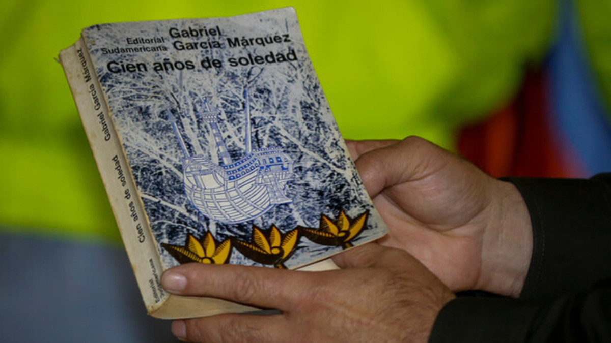 Estados Unidos: prohibieron en las escuelas Cien años de soledad y 4.000 libros más