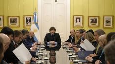 El presidente Javier Milei durante su encuentro con diputados oficialistas y paraoficialistas.