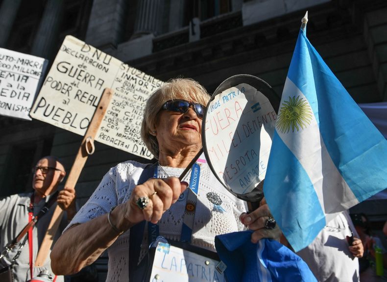 Los jubilados son uno de los grupos perjudicados por las políticas económicas de Javier Milei.