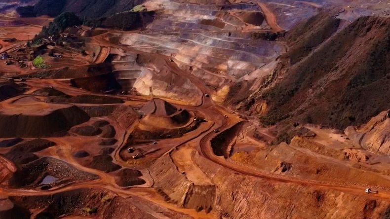 El camión XT está dedicado a aplicaciones severas todo terreno, cómo ser la minería.