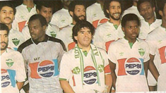El día que Maradona jugó en Arabia Saudita. El día que Maradona jugó en Arabia Saudita.