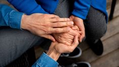 La Administración Nacional de la Seguridad Social proporciona apoyo económico a los familiares de titulares fallecidos. La Administración Nacional de la Seguridad Social proporciona apoyo económico a los familiares de titulares fallecidos.