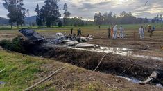 El pequeño avión con matrícula N325FA tenía seis ocupantes, todos perdieron la vida. El pequeño avión con matrícula N325FA tenía seis ocupantes, todos perdieron la vida.