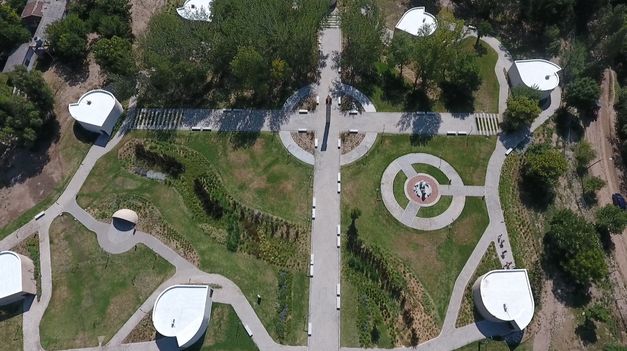 Un parque inspirado en uno de los curas más importantes y carismáticos de la Argentina.
