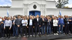 Massa con los principales dirigentes del peronismo en Tucumán.