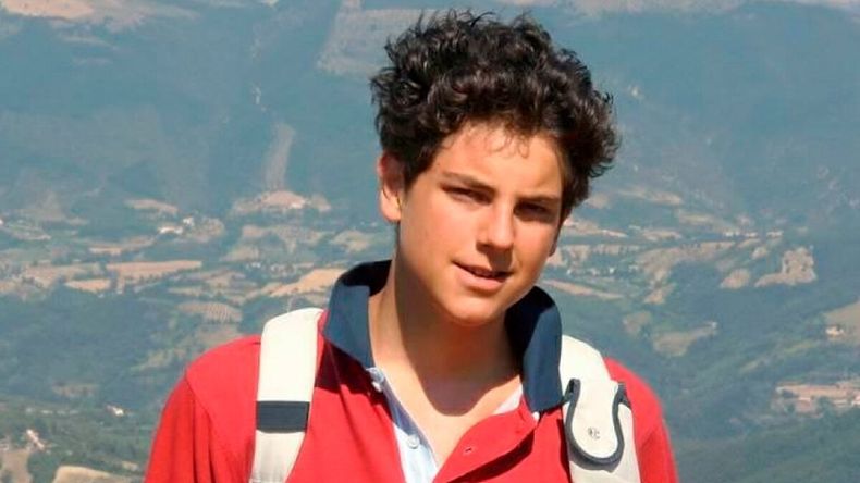 Carlo Acutis falleció a los 15 años por una leucemia aguda.
