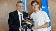 Horacio Marín, presidente de YPF, junto a Franco Colapinto. Horacio Marín, presidente de YPF, junto a Franco Colapinto.