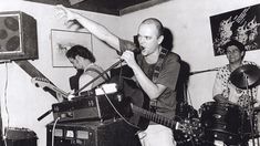 Luca Prodan junto a Germán Daffunchio y Alejandro Sokol, en los comienzos de Sumo. Luca Prodan junto a Germán Daffunchio y Alejandro Sokol, en los comienzos de Sumo.