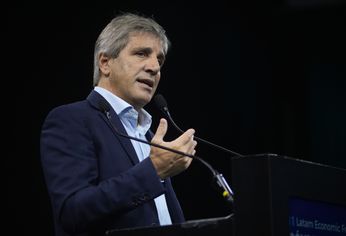 Luis Caputo, ministro de Economía. Luis Caputo, ministro de Economía.