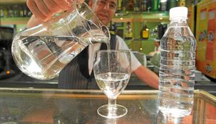 En la provincia de Buenos Aires, los bares y boliches deberán ofrecere agua de manera gratuita a sus clientes. En la provincia de Buenos Aires, los bares y boliches deberán ofrecere agua de manera gratuita a sus clientes.