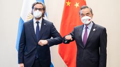 SantiagoCafiero se reunió con el consejero de Estadoy Ministro de Relaciones Exteriores de la República Popular China, Wang Yi.