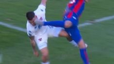 Video: el tremendo corte en la cara de Ignacio Russo tras un choque en la victoria de Tigre sobre San Lorenzo. Video: el tremendo corte en la cara de Ignacio Russo tras un choque en la victoria de Tigre sobre San Lorenzo.