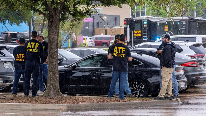 Aumentan los incidentes violentos dirigidos contra agentes de ICE.