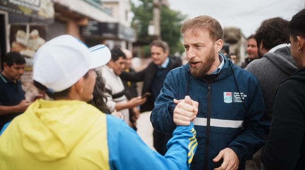Federico Otermín recorrió los avances de la reconstrucción integral de calle Recondo en Fiorito.
