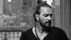 Ricardo Arjona estrena Fluye nueva canción del álbum Negro Ricardo Arjona estrena Fluye nueva canción del álbum Negro