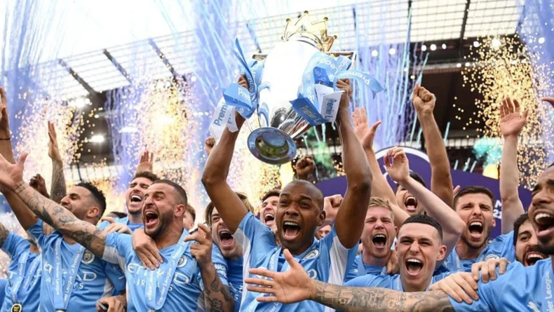 Manchester City se coronó bicampeón de la Premier League en un cierre para el infarto.