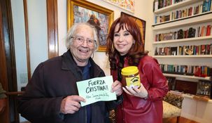 El ganador del premio Nóbel junto a la expresidenta.