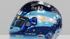 El casco que lucirá Colapinto en Qatar, un homenaje a la Selección argentina. El casco que lucirá Colapinto en Qatar, un homenaje a la Selección argentina.