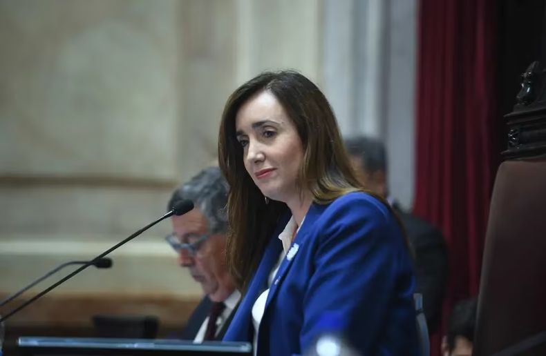 Senado: Unión por la Patria presiona a Victoria Villarruel para que se trate el mega DNU