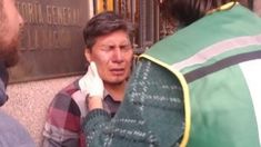 El diputado Vilca, gaseado tras la represión de la Policía. El diputado Vilca, gaseado tras la represión de la Policía.