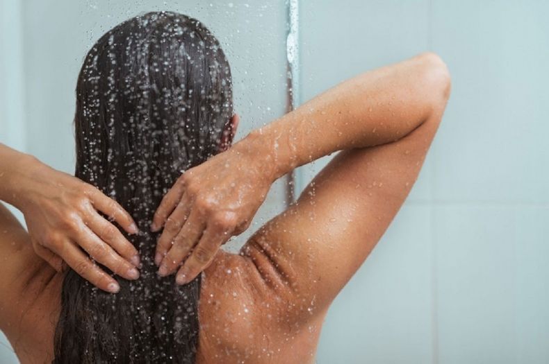 Bañarse todos los días podría tener efectos adversos para la salud.