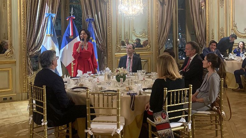 La Embajadora de Francia en Argentina, Claudia Scherer-Effosse, ofreció la bienvenida.