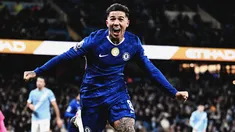 Enzo Fernández marcó tendencia con un look total black. Enzo Fernández marcó tendencia con un look total black.